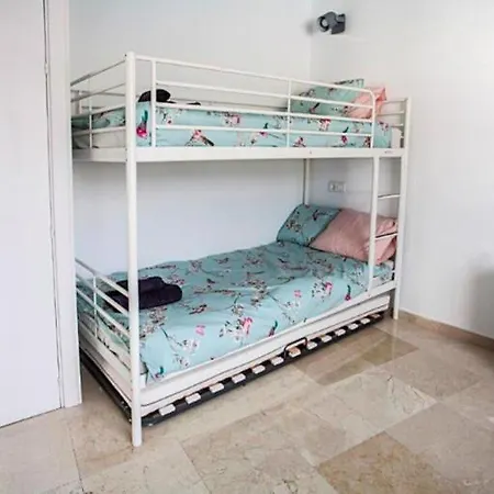 Estepona Marina, Modern Apartment, Sea Views, Balcony, Sleeps 6, Family Friendly