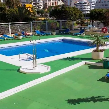 Estepona Marina, Modern Apartment, Sea Views, Balcony, Sleeps 6, Family Friendly Estepona
