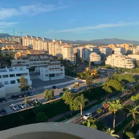 Estepona Marina, Modern Apartment, Sea Views, Balcony, Sleeps 6, Family Friendly Apartment *