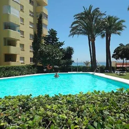Estepona Marina, Modern Apartment, Sea Views, Balcony, Sleeps 6, Family Friendly * Estepona