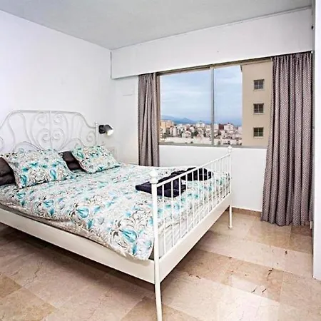 Apartment Estepona Marina, Modern Apartment, Sea Views, Balcony, Sleeps 6, Family Friendly Estepona