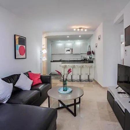 Estepona Marina, Modern Apartment, Sea Views, Balcony, Sleeps 6, Family Friendly Apartment *