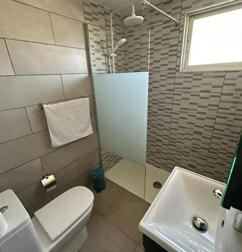 Marina, Winter Sun From 99e Per Night, Sea Views, Balcony, Lift, Wifi Εστεπόνα